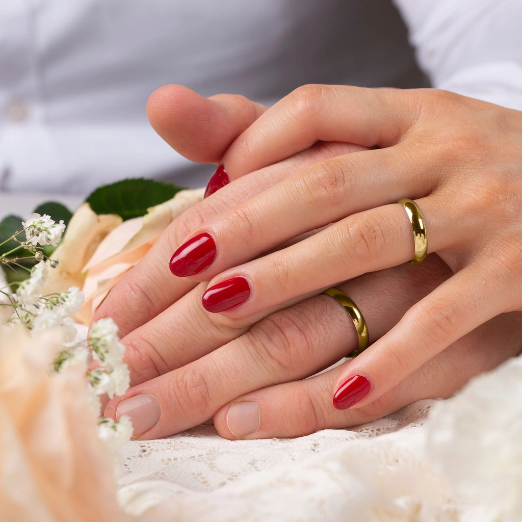 Förlovningsring 9k guld - kupad 4 mm / 1,4 mm