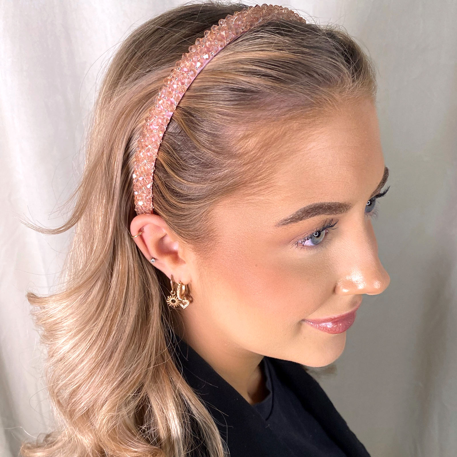 Diadem med rosa stenar