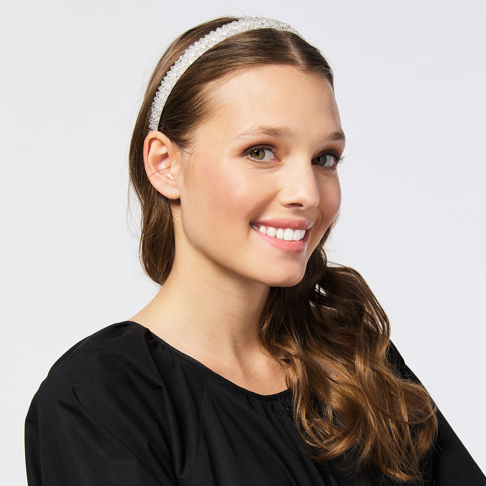 Diadem med vita stenar