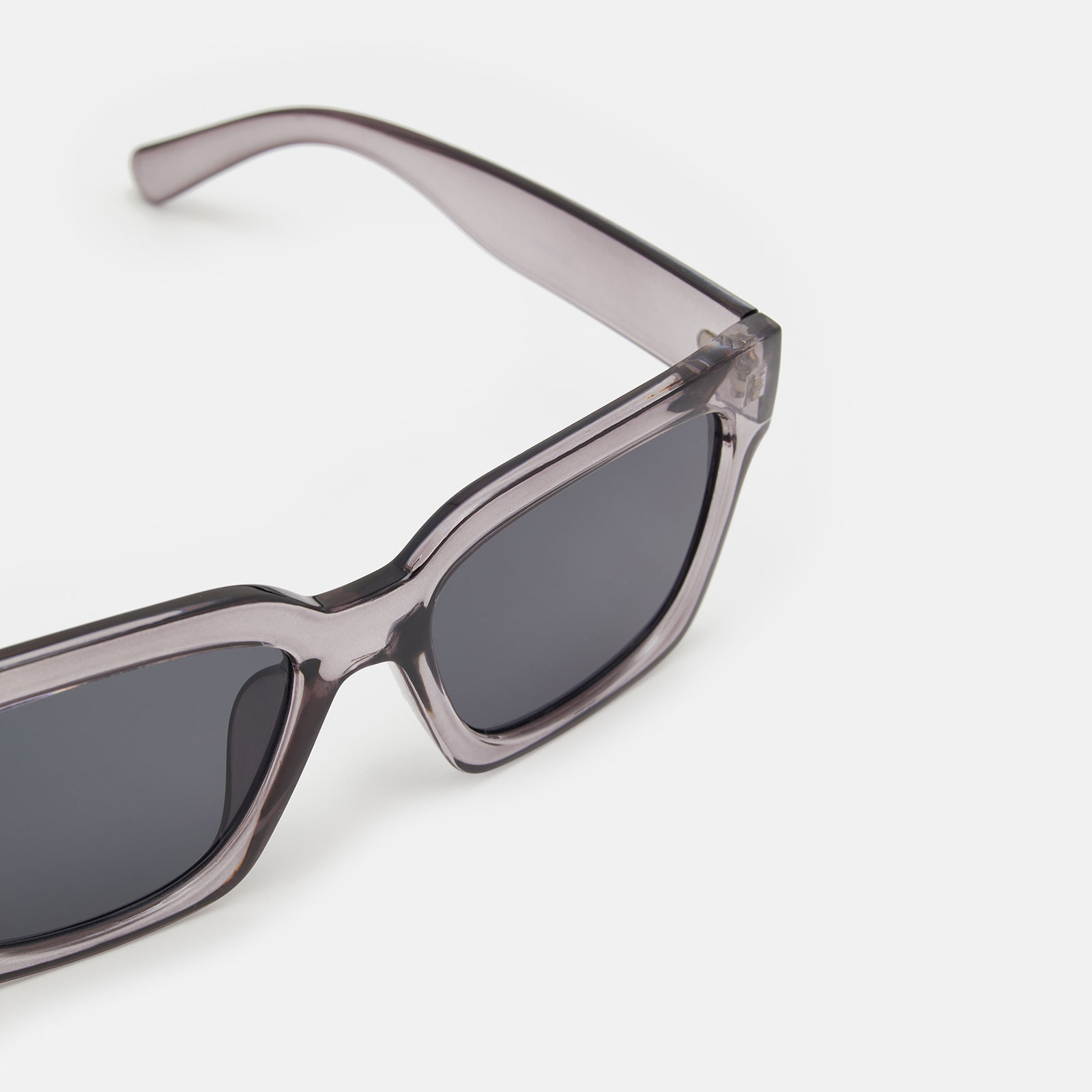 Solglasögon Grå Transparenta Montini