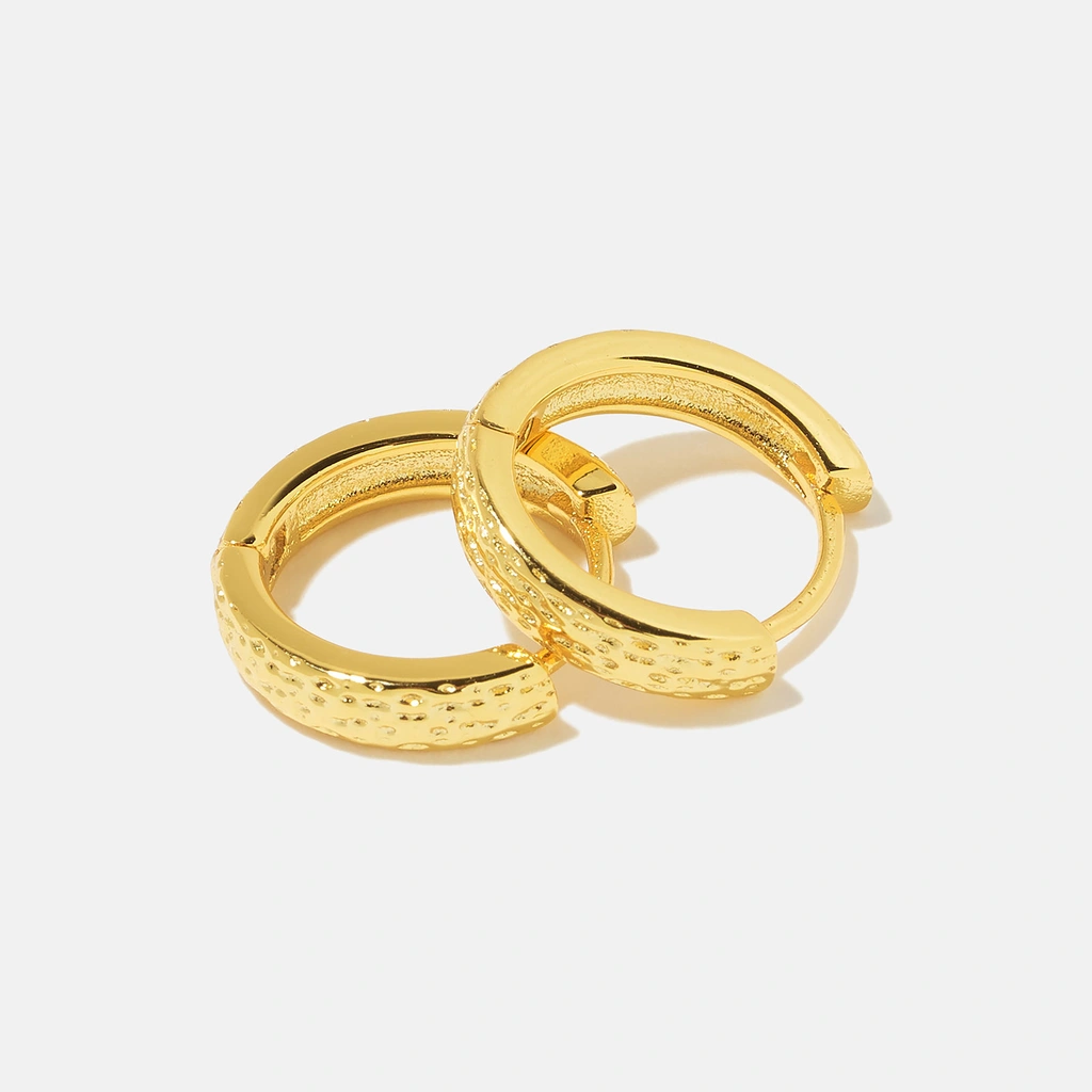 Guldpläterade silverörhängen - mönstrade hoops 15 mm