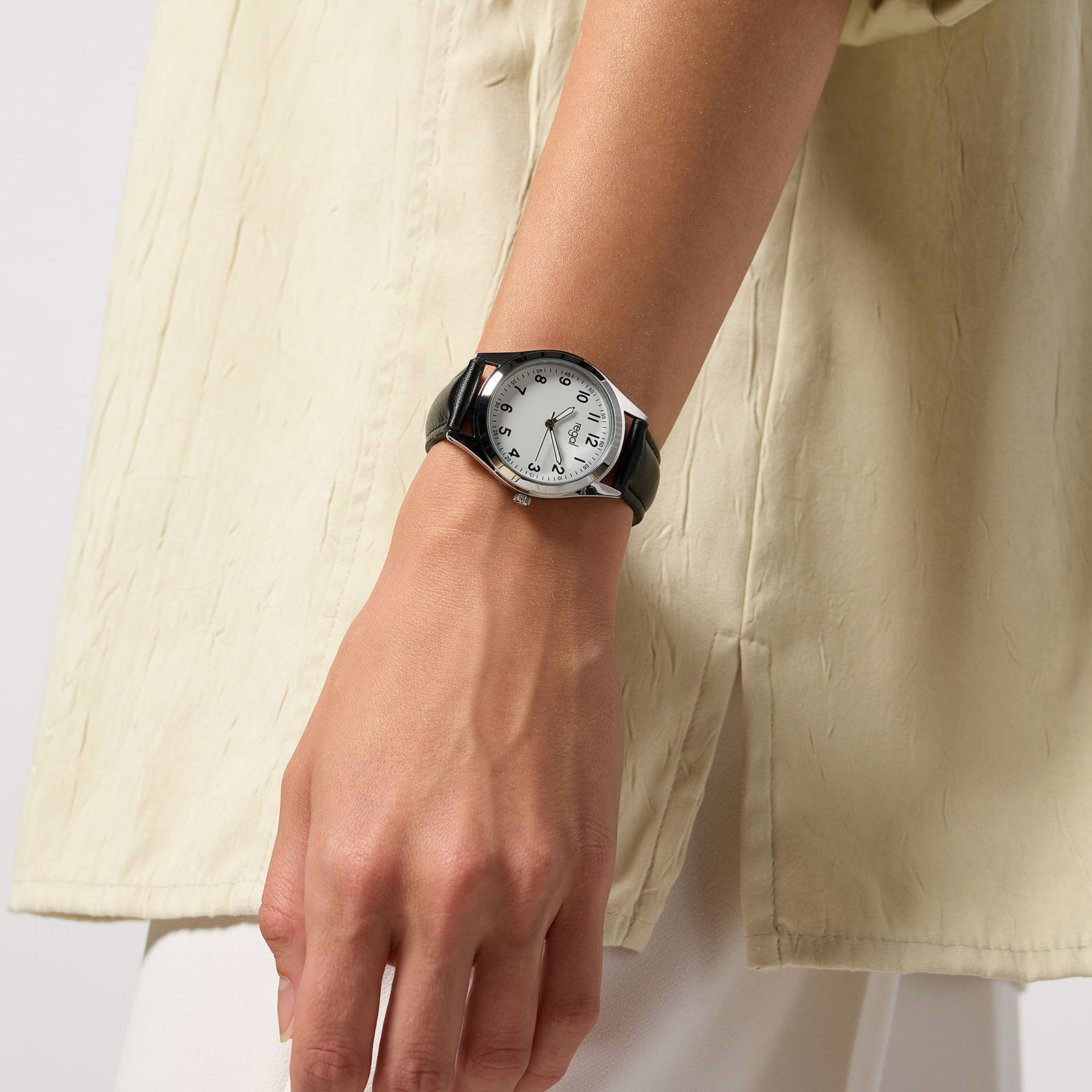 Regal Classic line - svart band, silverton/vit, 36mm