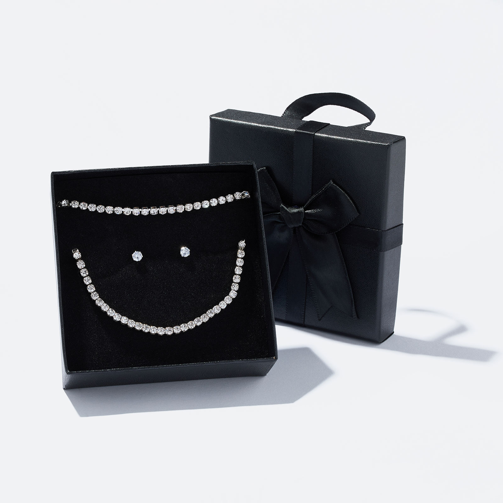 Smyckeset strass - armband, örhängen & halsband