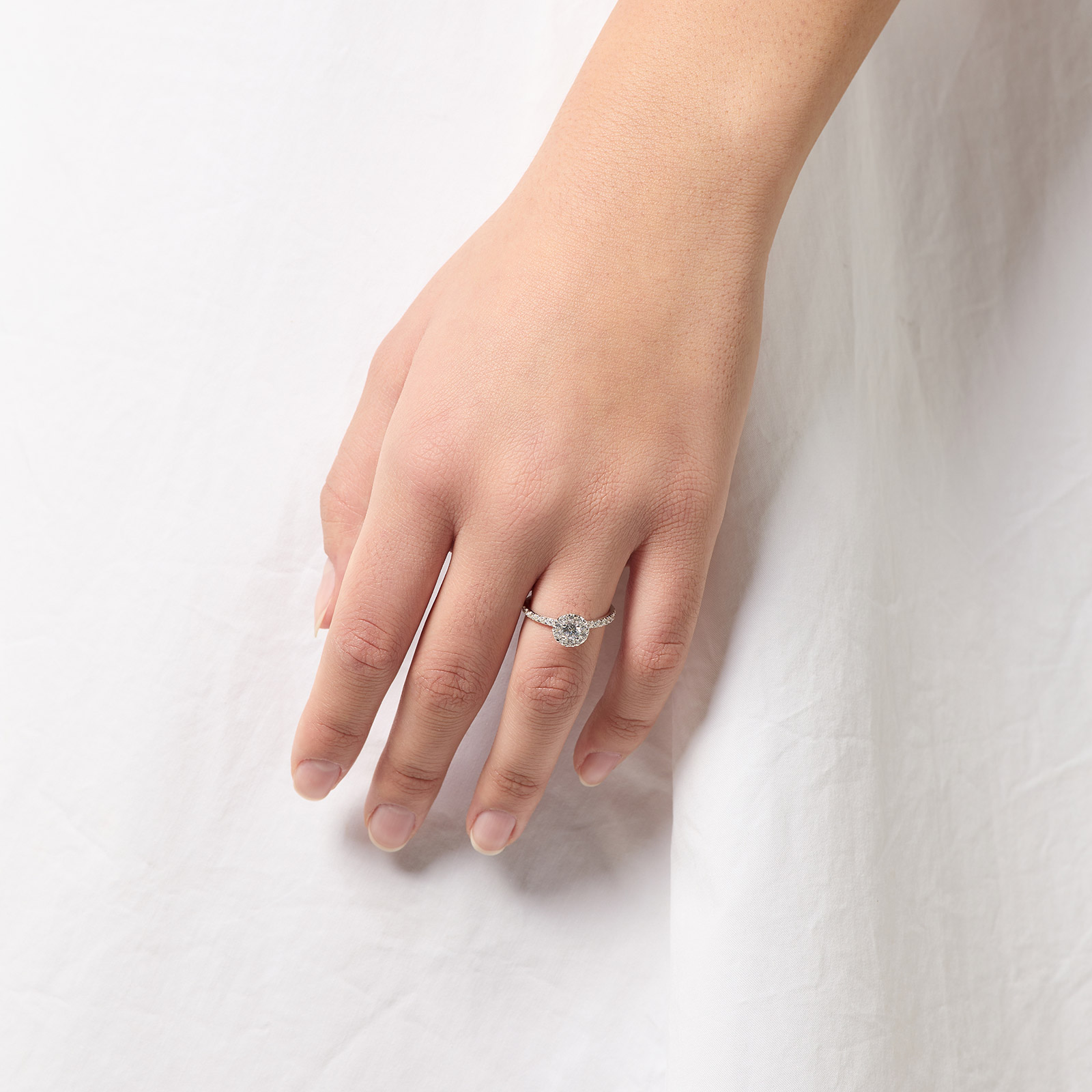 Ring Linette - 18k vitguld, labbodlade diamanter 0,3 carat