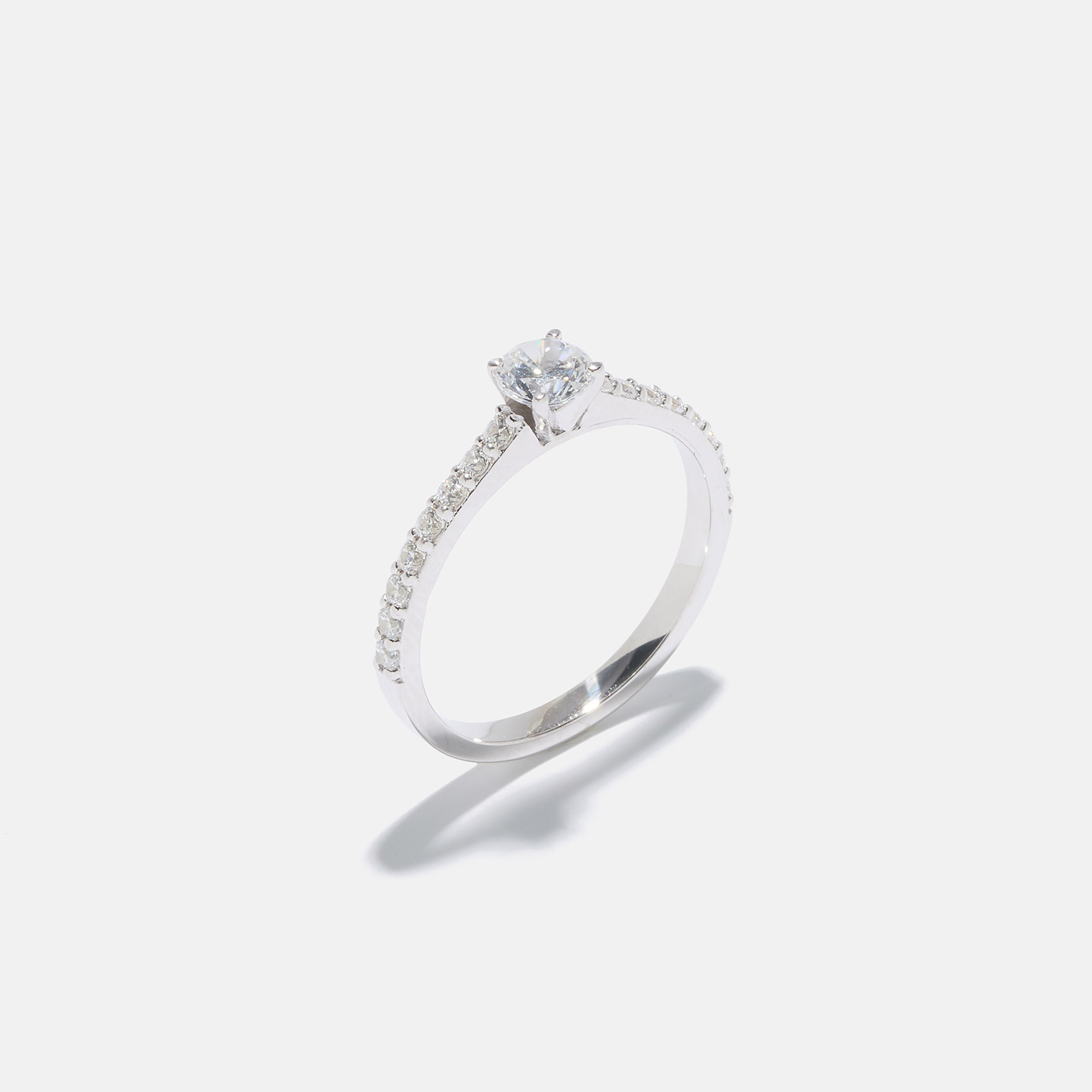 Ring Kerstin - 18k vitguld, labbodlade diamanter 0,4 carat