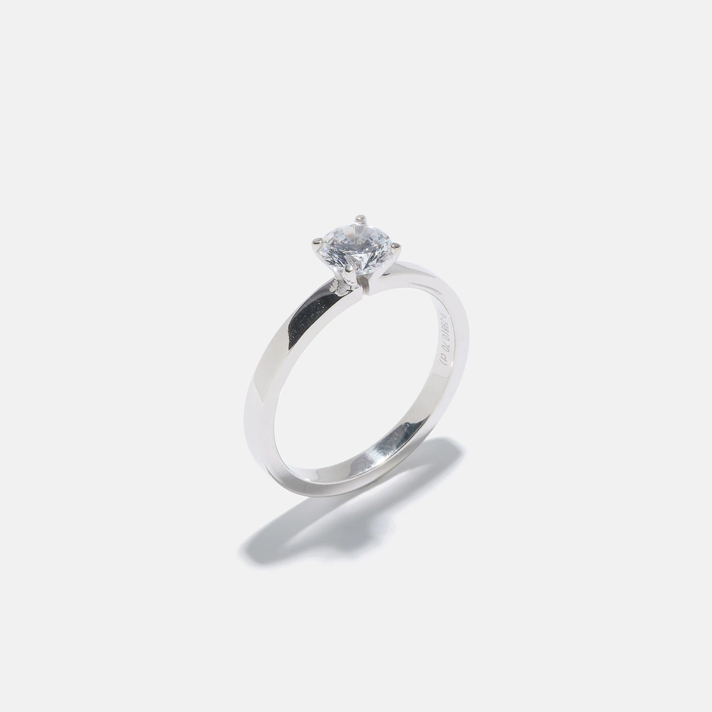 Ring Ulrika - 18k vitguld, labbodlad diamant 0,7 carat - 17,5