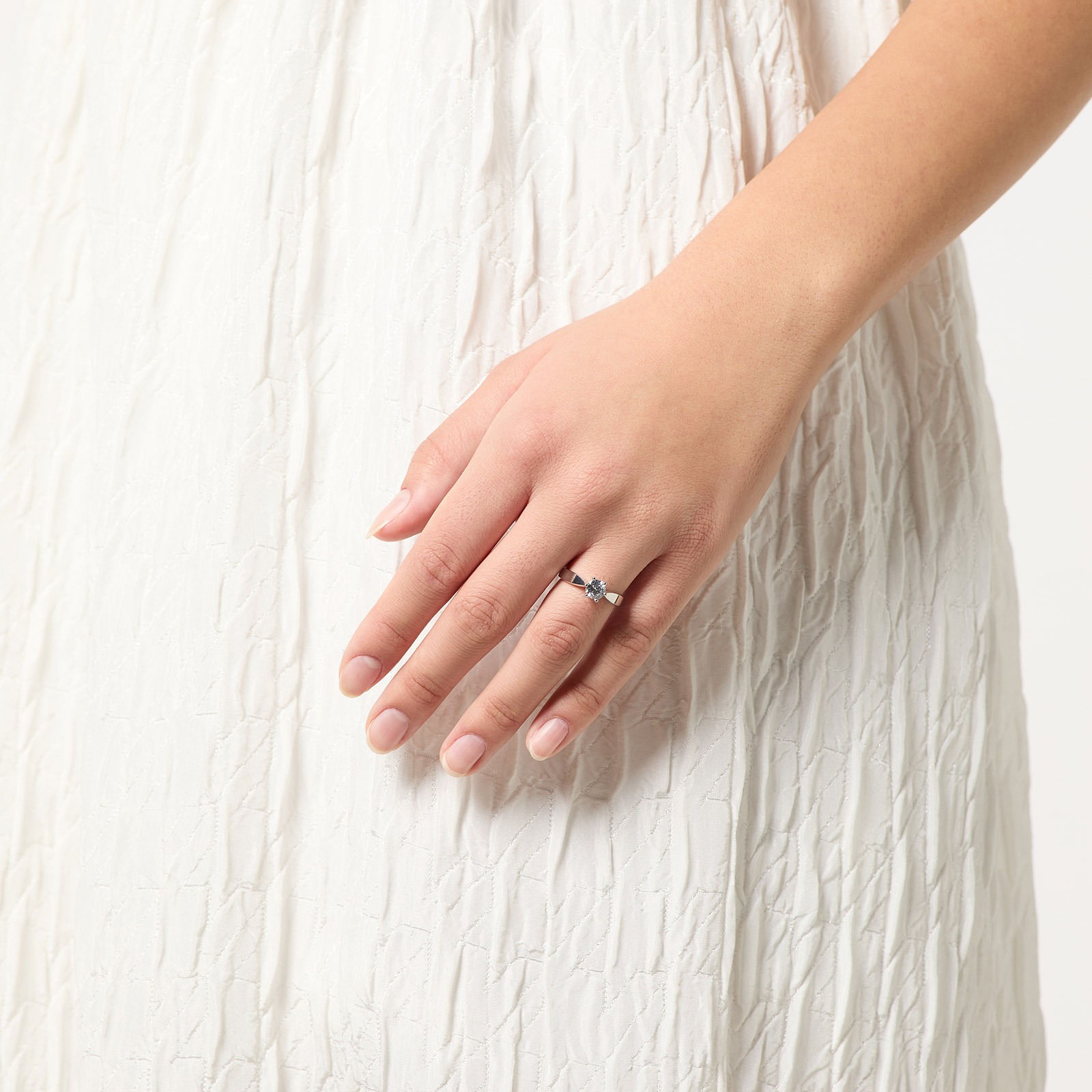 Ring Monica - 18k vitguld, labbodlad diamant 0,7 carat