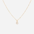 Guldfärgat halsband - bokstav C