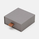 Presentask för större smycken - beige 10x10x4 cm