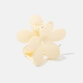 Hårklämma - cremevit blomma
