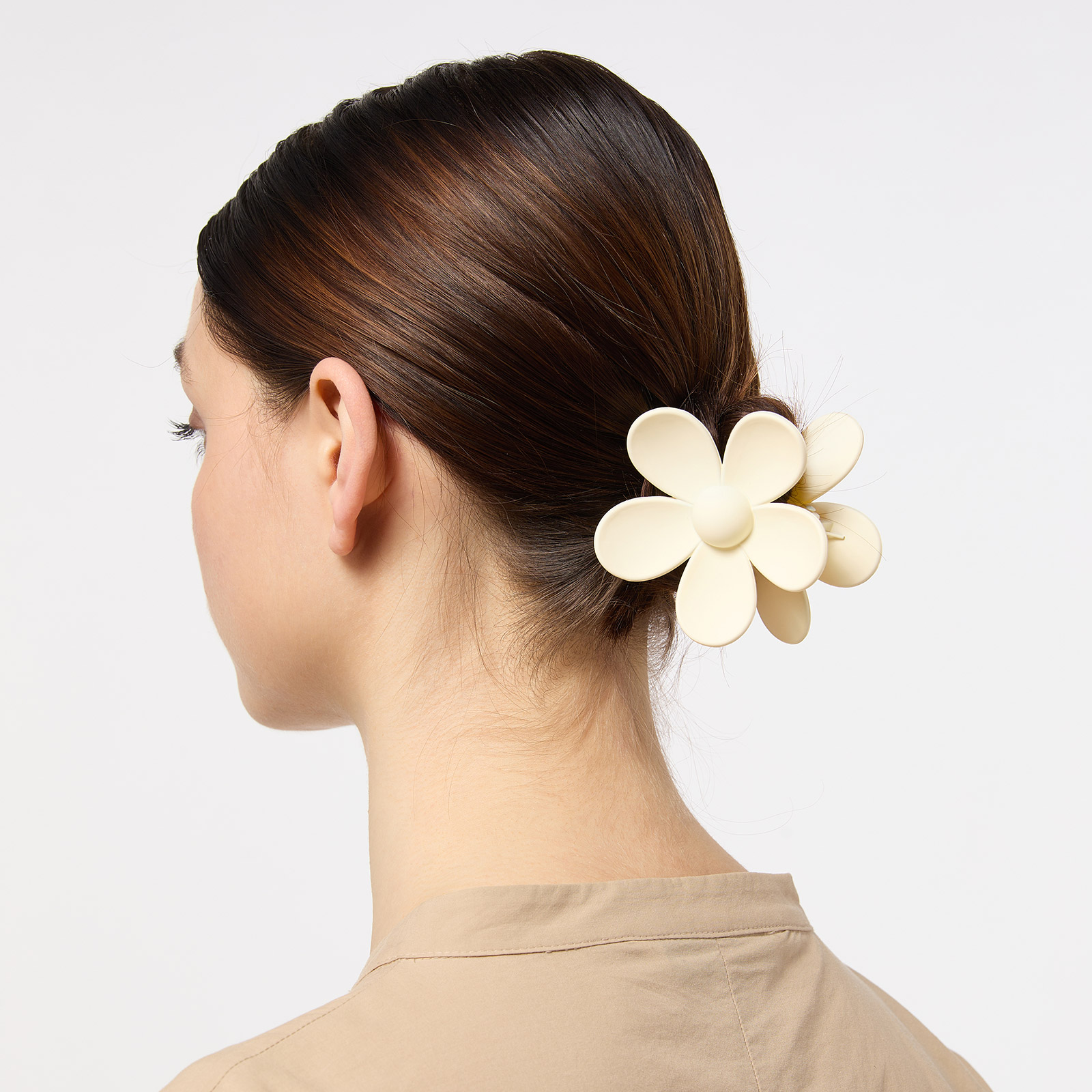 Hårklämma - cremevit blomma