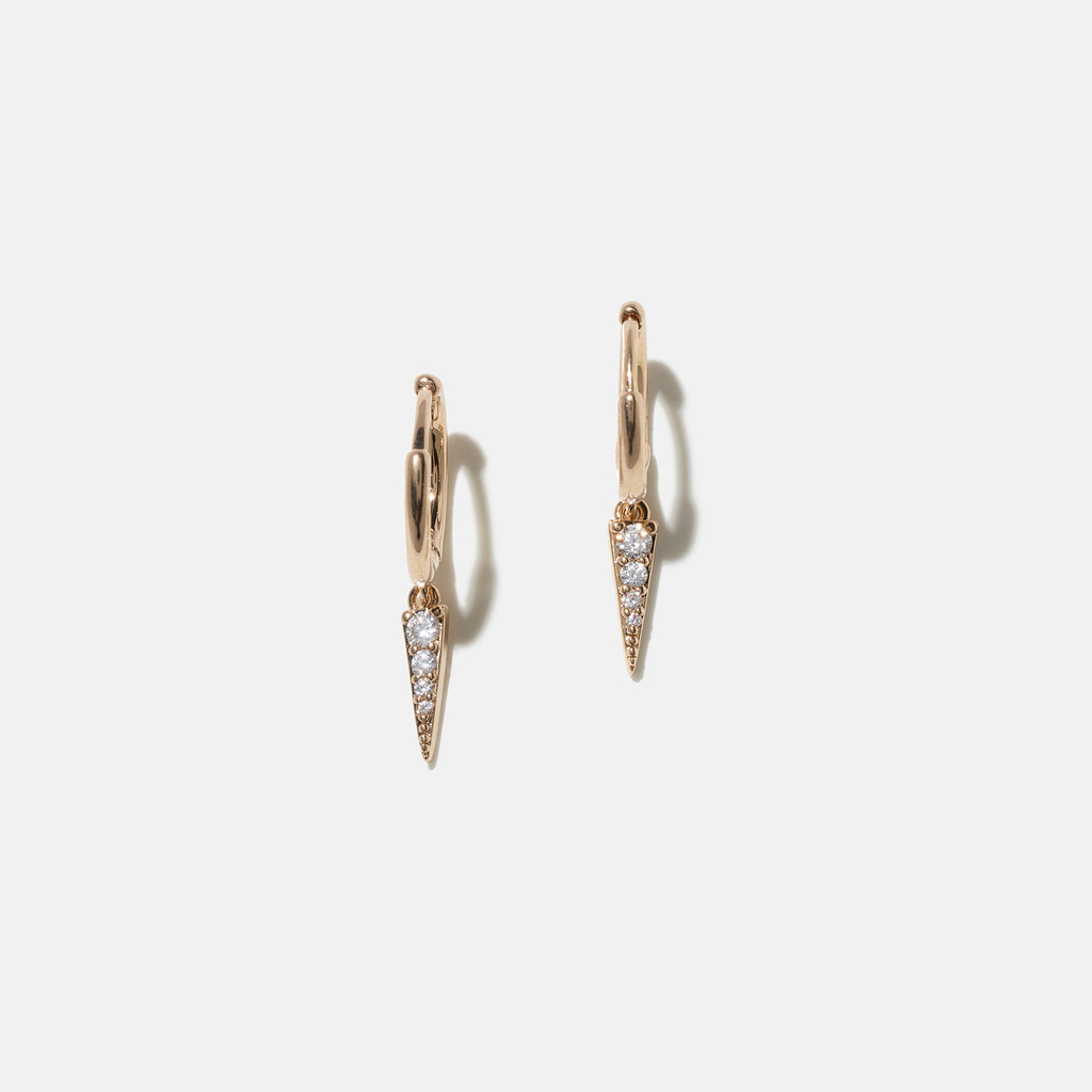 18k guldpläterade örhängen - hoops med pilar 26 mm