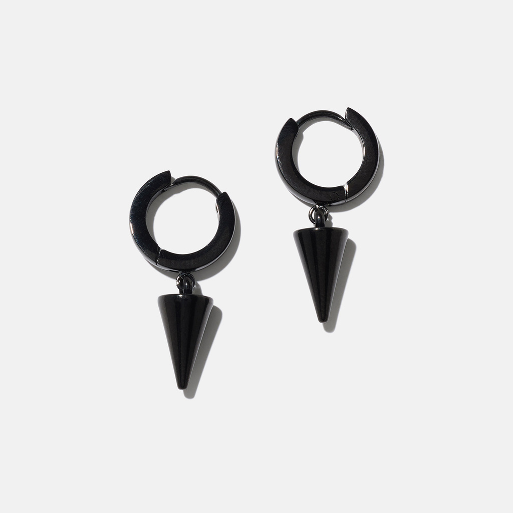 Svarta stålörhängen - tagg 13mm