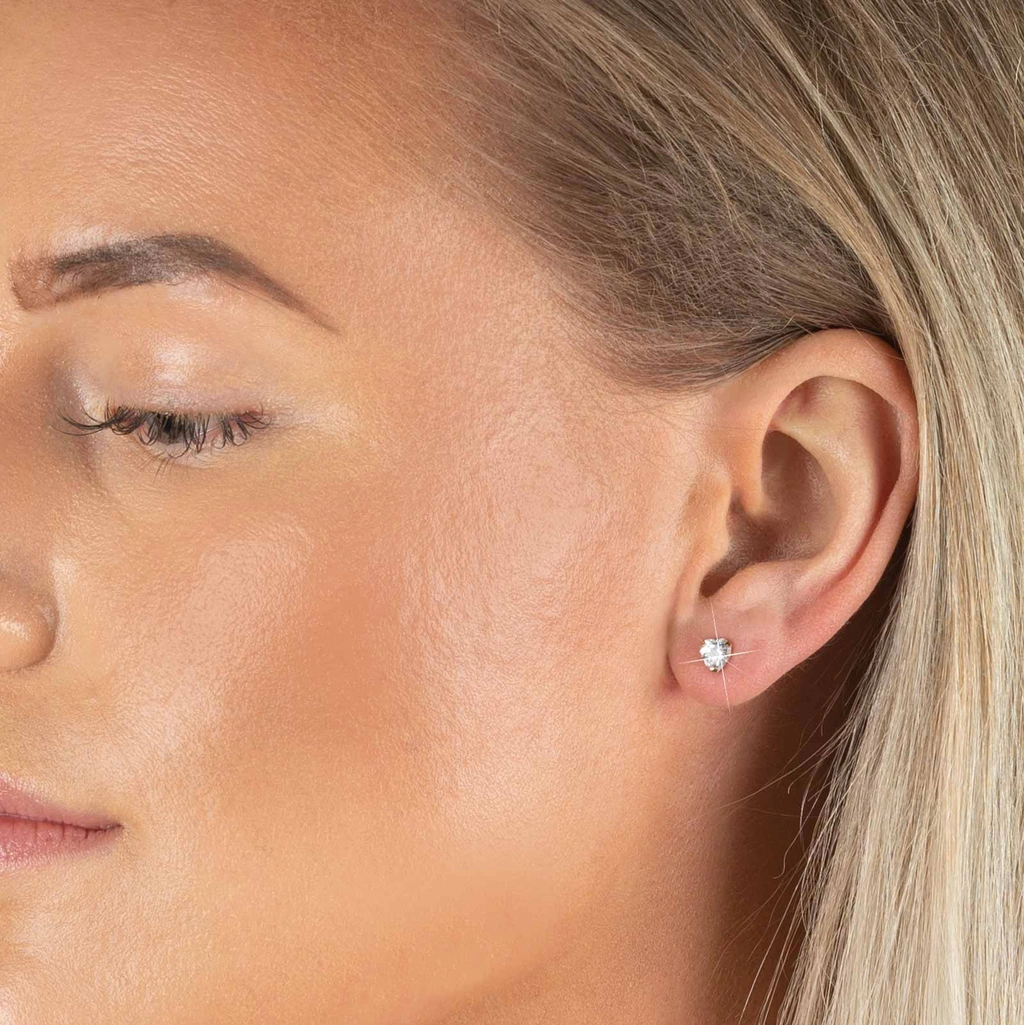 Örhängen 18k guld med Kubisk Zirkonia - Hjärtan 5,3 mm