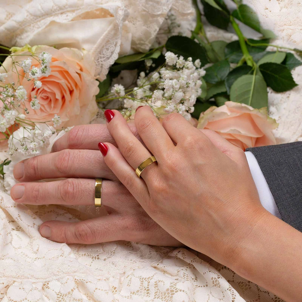 Förlovningsring 9k guld - rak 5 mm / 1,4 mm