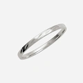 Förlovningsring 9k vitguld - mönstrad 2 mm / 1,1 mm