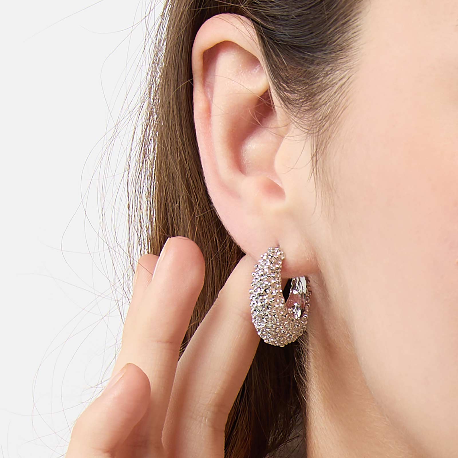 Silverfärgade örhängen -knottriga hoops, 16mm