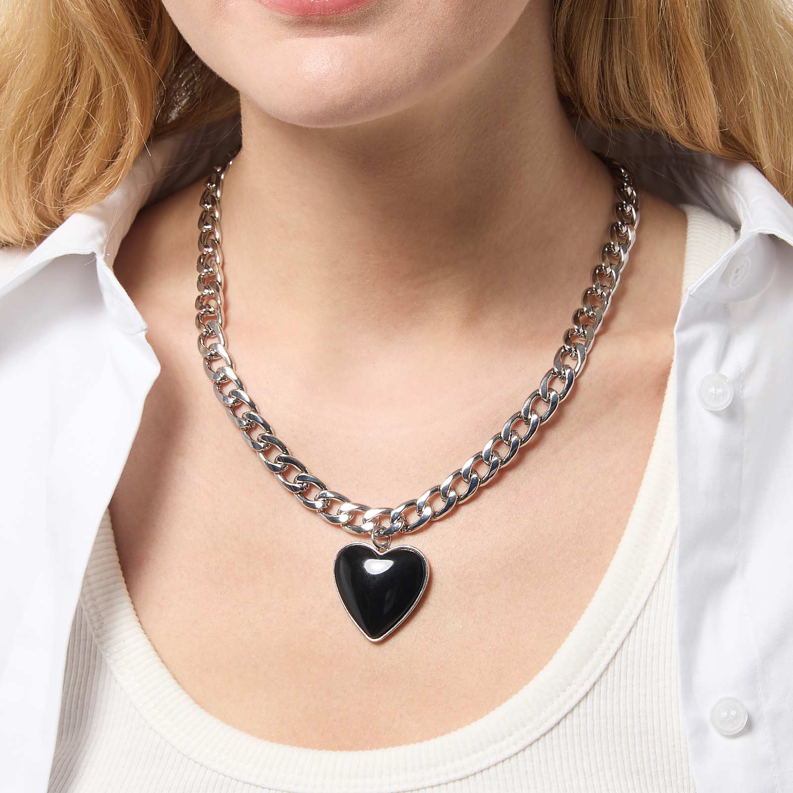 Silverfärgad halsband - pansarkedja med svart hjärta, 47+7cm
