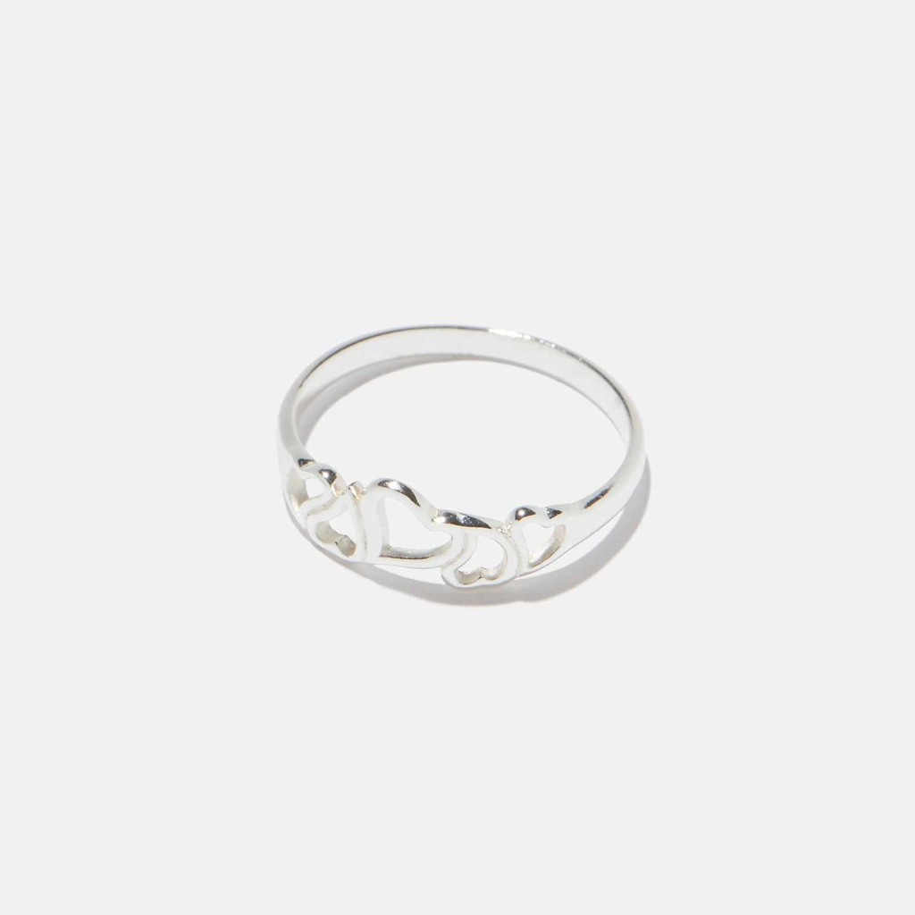 Ring i äkta silver - fem hjärtan, 52