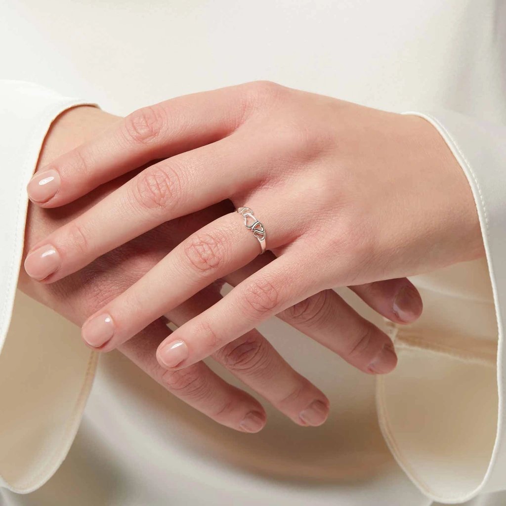 Ring i äkta silver - fem hjärtan, 52