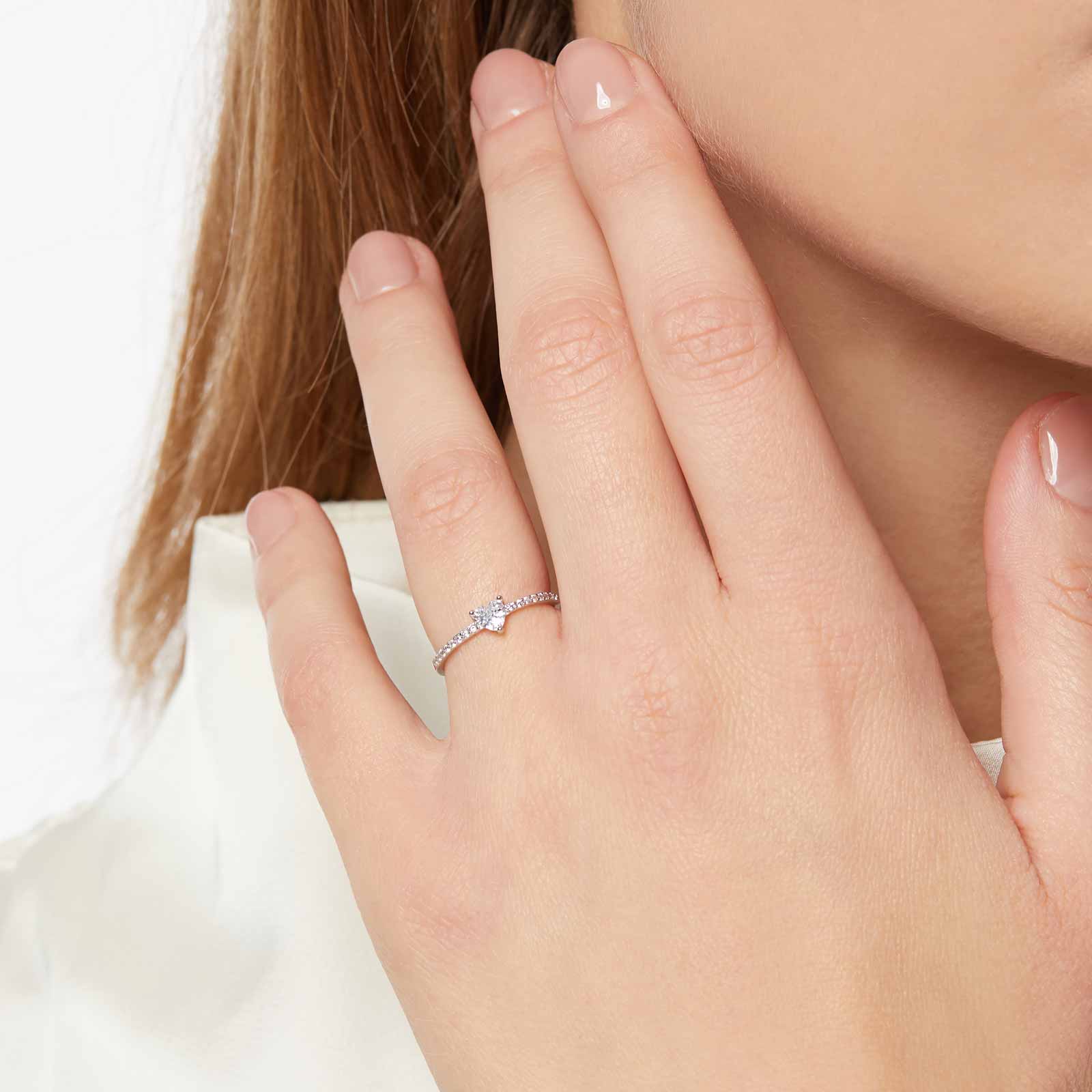 Sidostensring i silver - hjärtformad Kubisk Zirkonia, 58