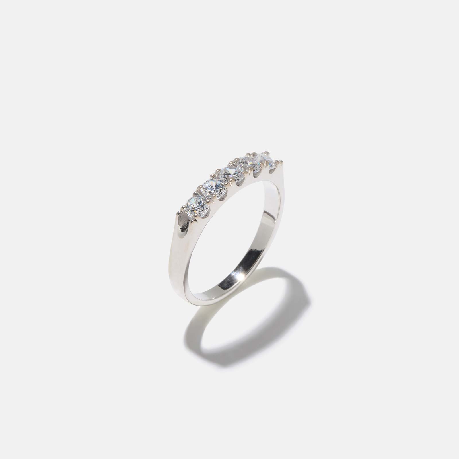 Alliansring Linda - 18k vitguld, labbodlade diamanter, 0,6 ct