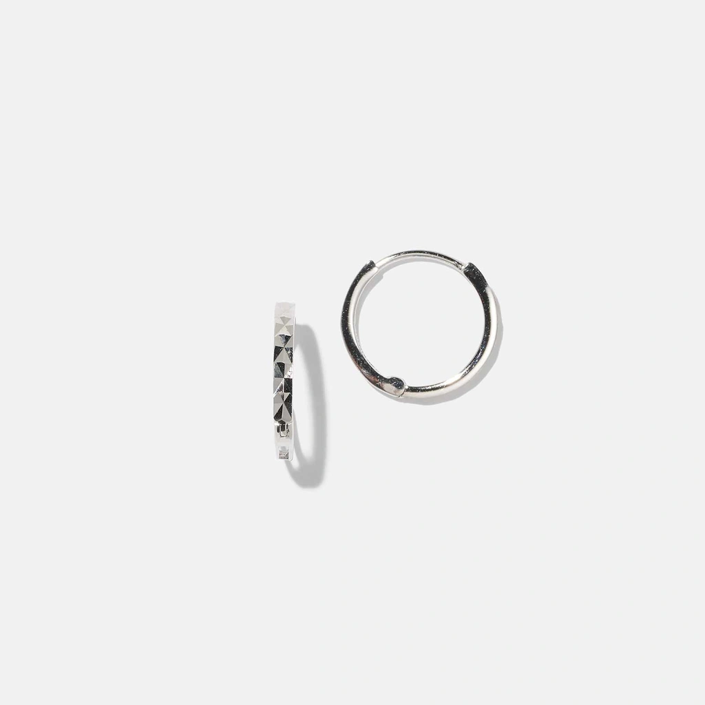 Hoops i äkta silver - mönstrad yta, 14mm