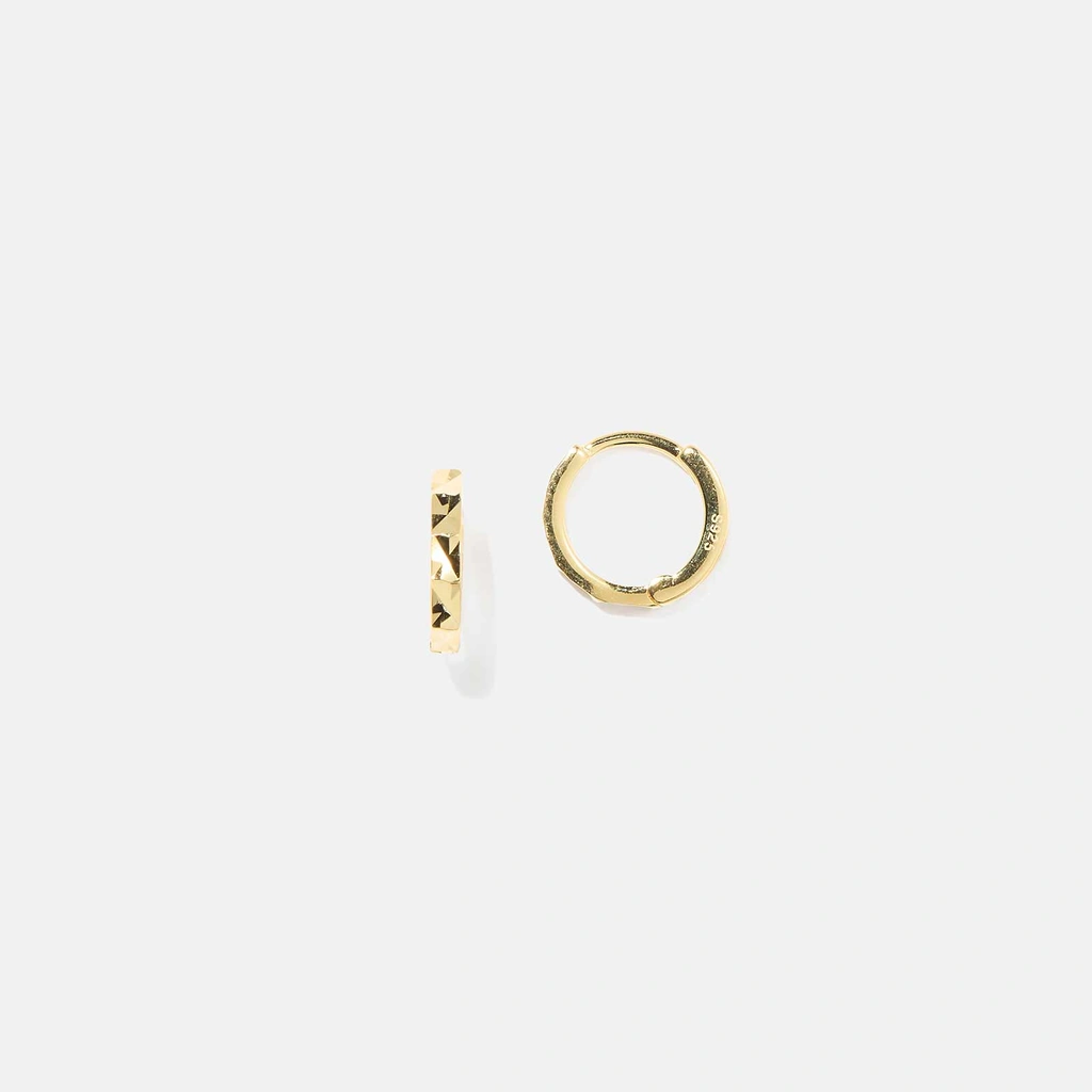 Guldpläterade hoops i äkta silver - mönstrad yta, 10mm