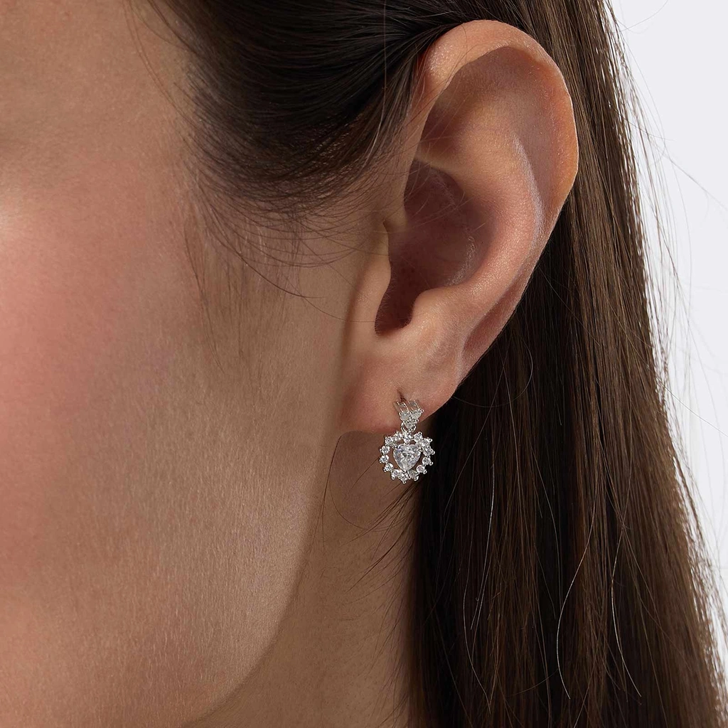 Studs i äkta silver -  vit hjärta med halo