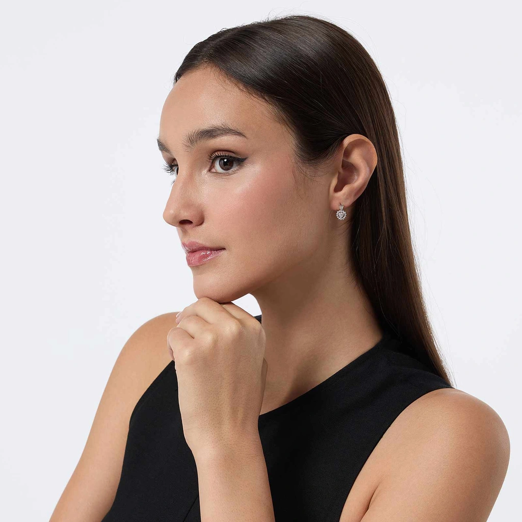 Studs i äkta silver -  vit hjärta med halo