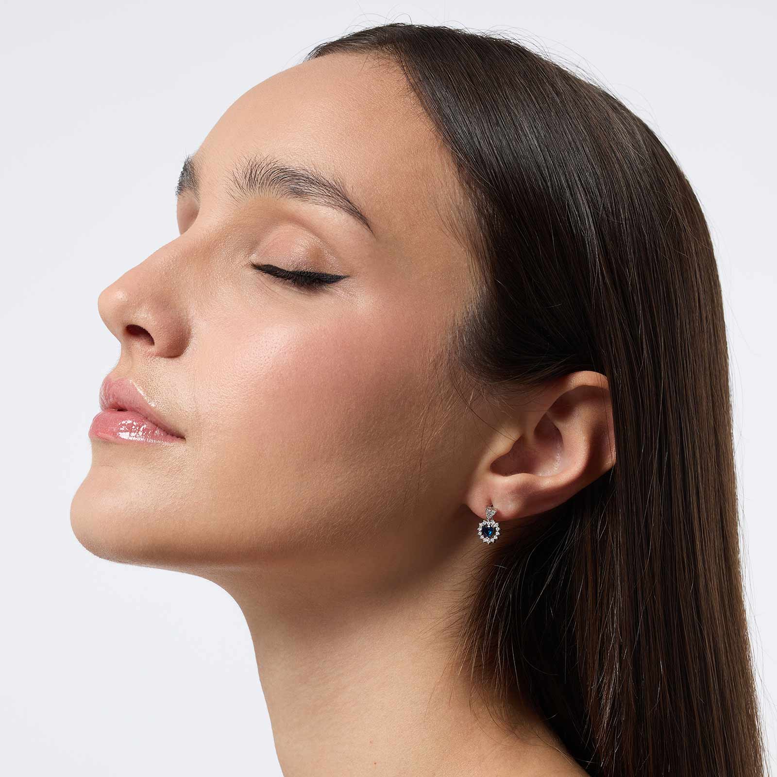 Studs i äkta silver -  blått hjärta med halo