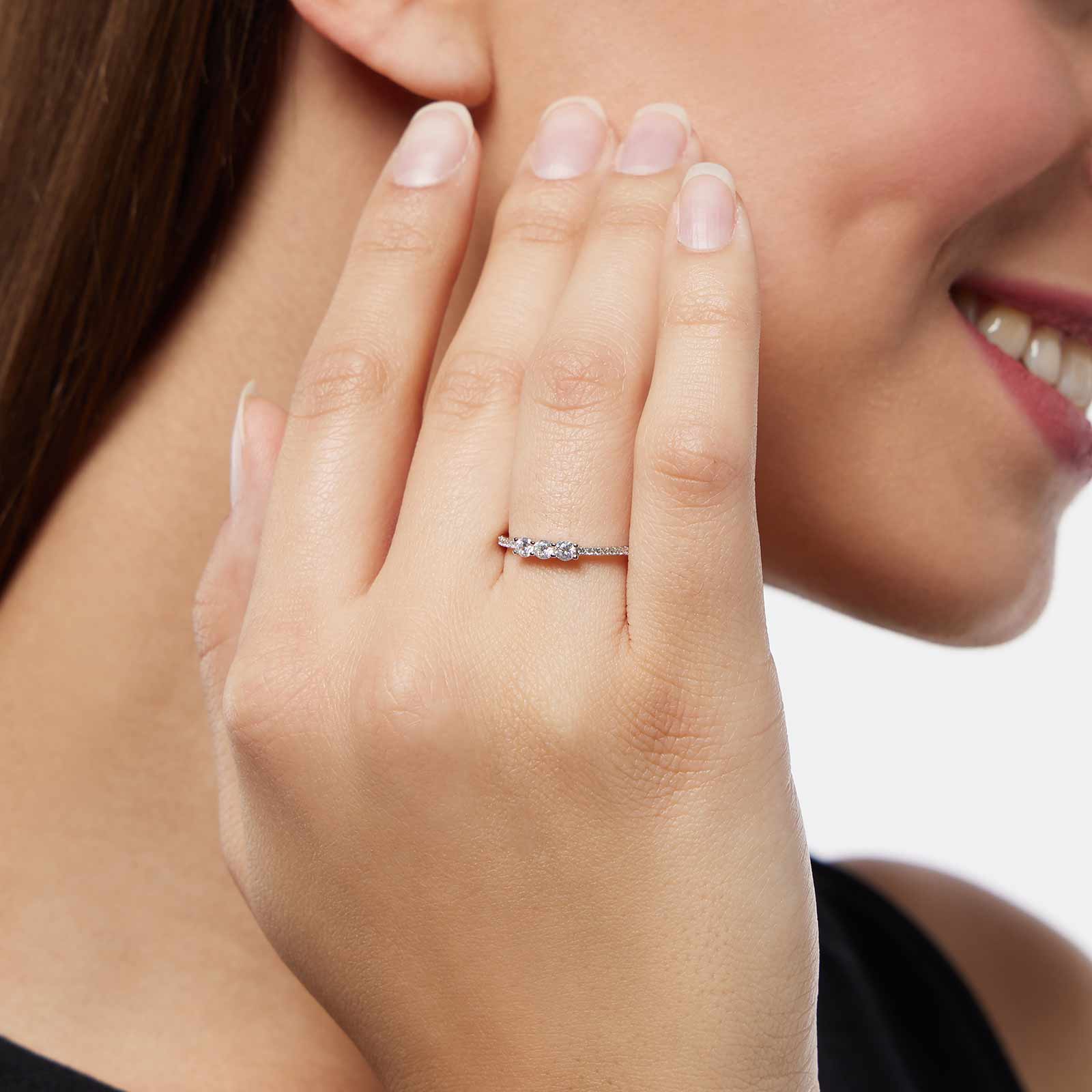 Ring i äkta silver - tre stenar