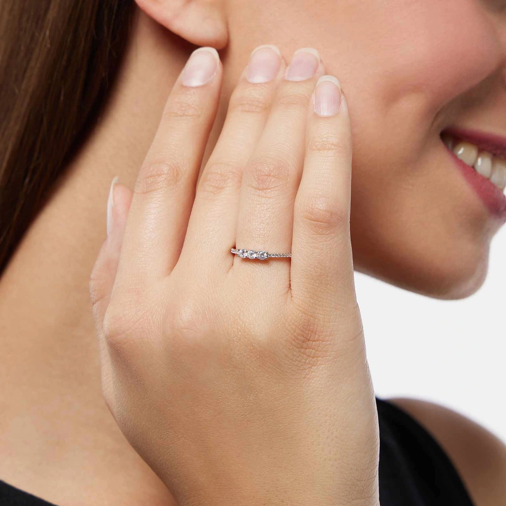 Ring i äkta silver - tre stenar, 19 mm