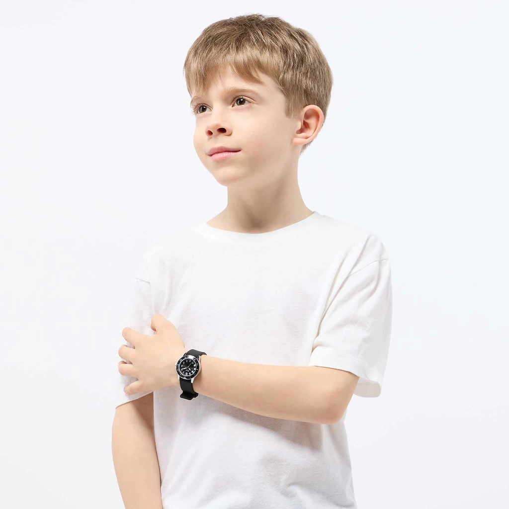 Regal barnklocka - silverton/svart, gummiband, 28 mm