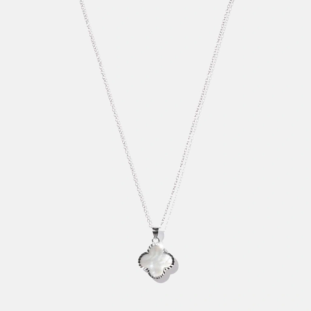 Halsband i äkta silver -  fyrklöver, snäckskal