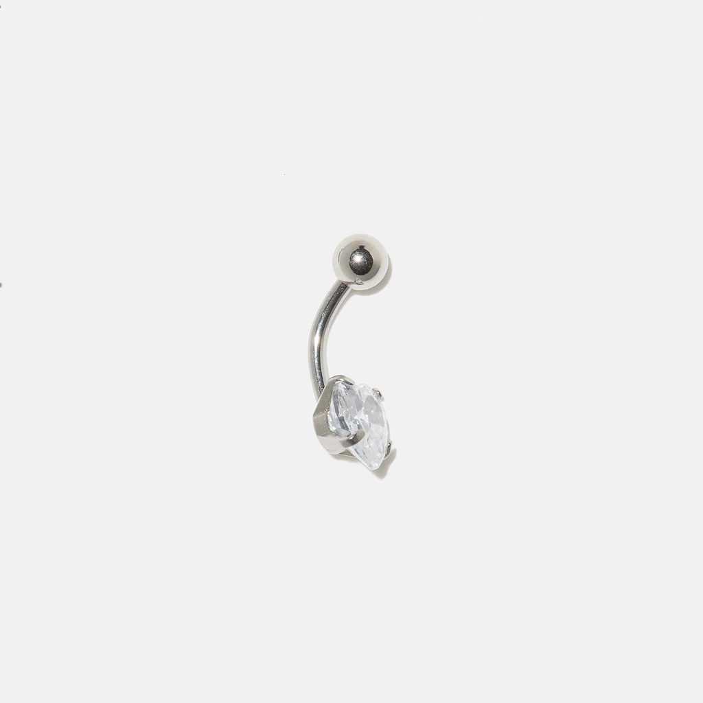 Navelpiercing barbell i stål - hjärtformad Zirkonia