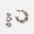 Silverfärgade örhängen - vågiga hoops, 25mm