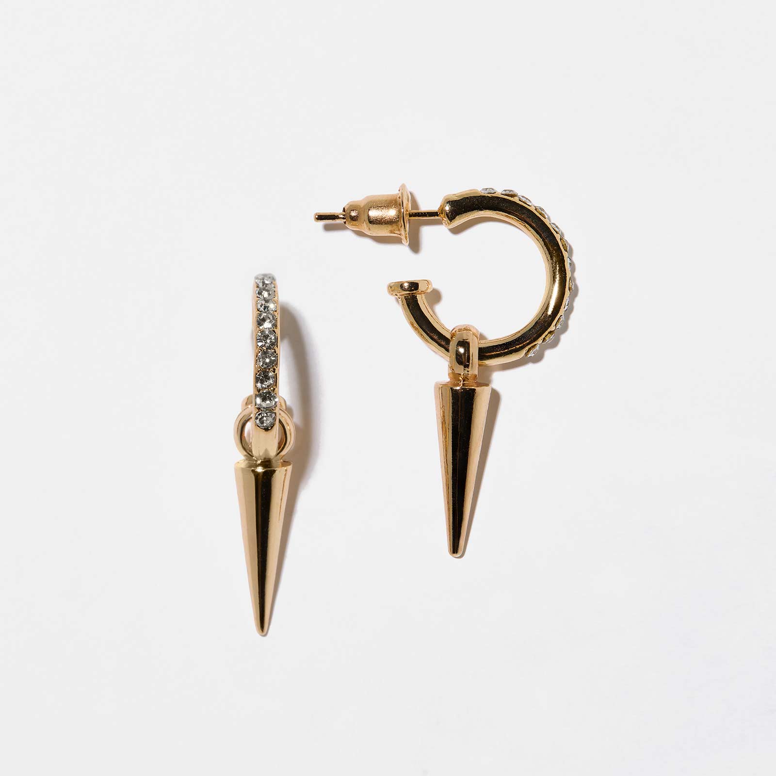 Guldfärgade örhängen - hoops, hängande nitar