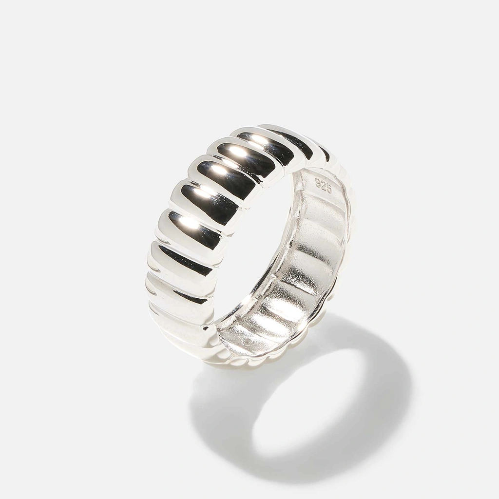 Ring i äkta silver - räfflad, 57