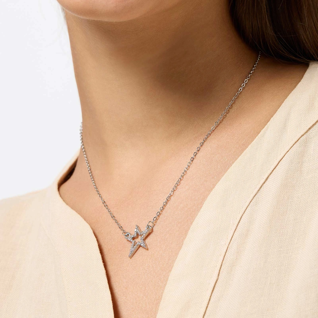 Silverfärgat halsband - hänge stjärna