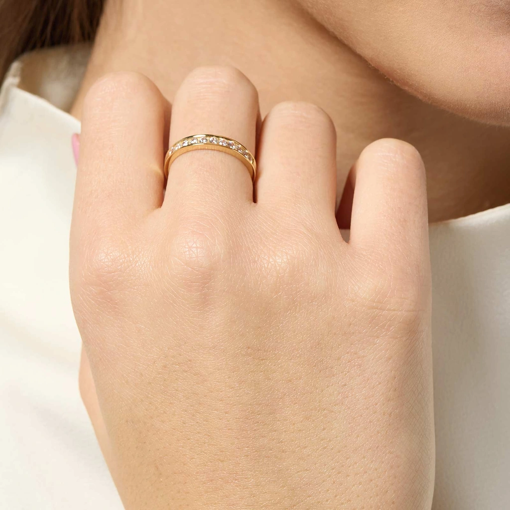 Ring 18k guld - kanalinfattad alliansring