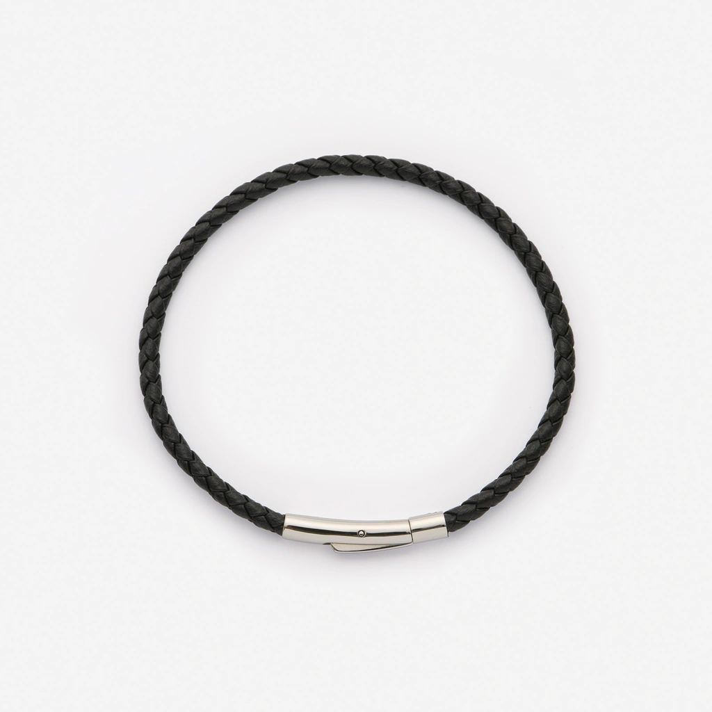 Svart läderarmband med stålspänne, 16cm