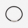 Svart läderarmband med stålspänne