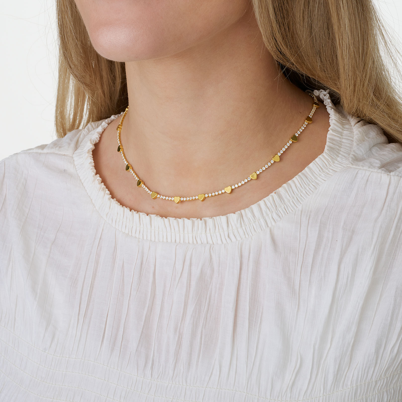 18k guldpläterat tennishalsband med hjärtan