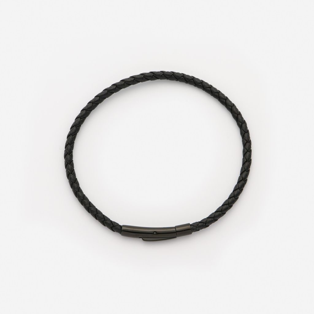 Svart läderarmband med svart stålspänne, 16cm