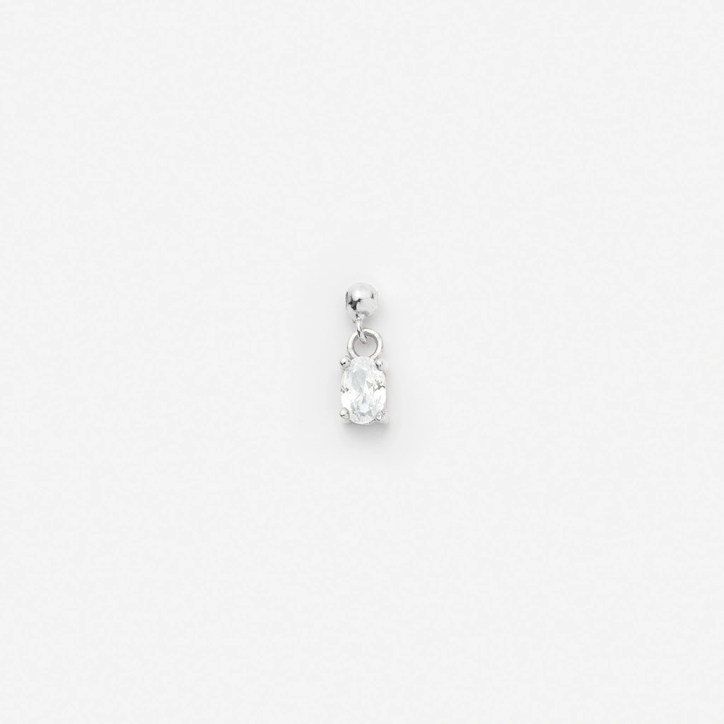 Hängsmycke i silver - oval vit sten