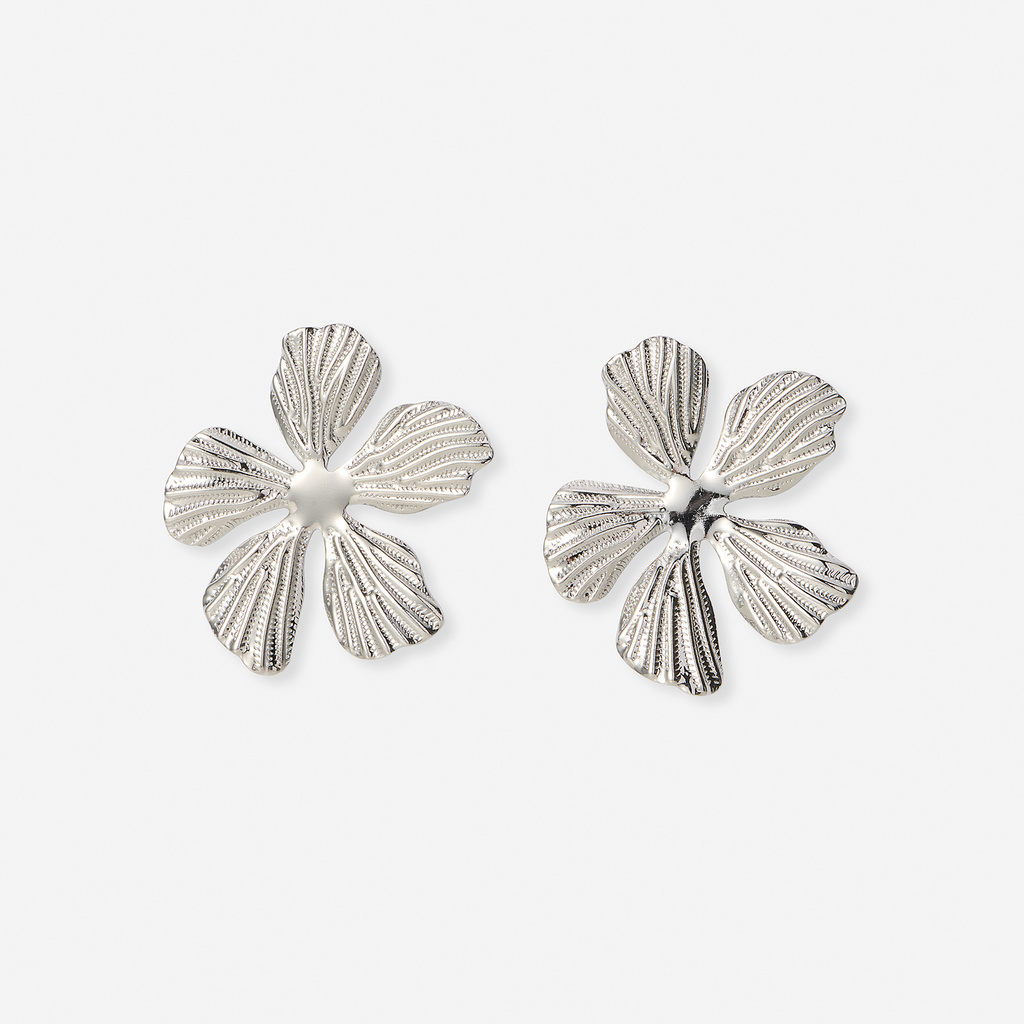 Silverfärgade örhängen - blommor, 46mm