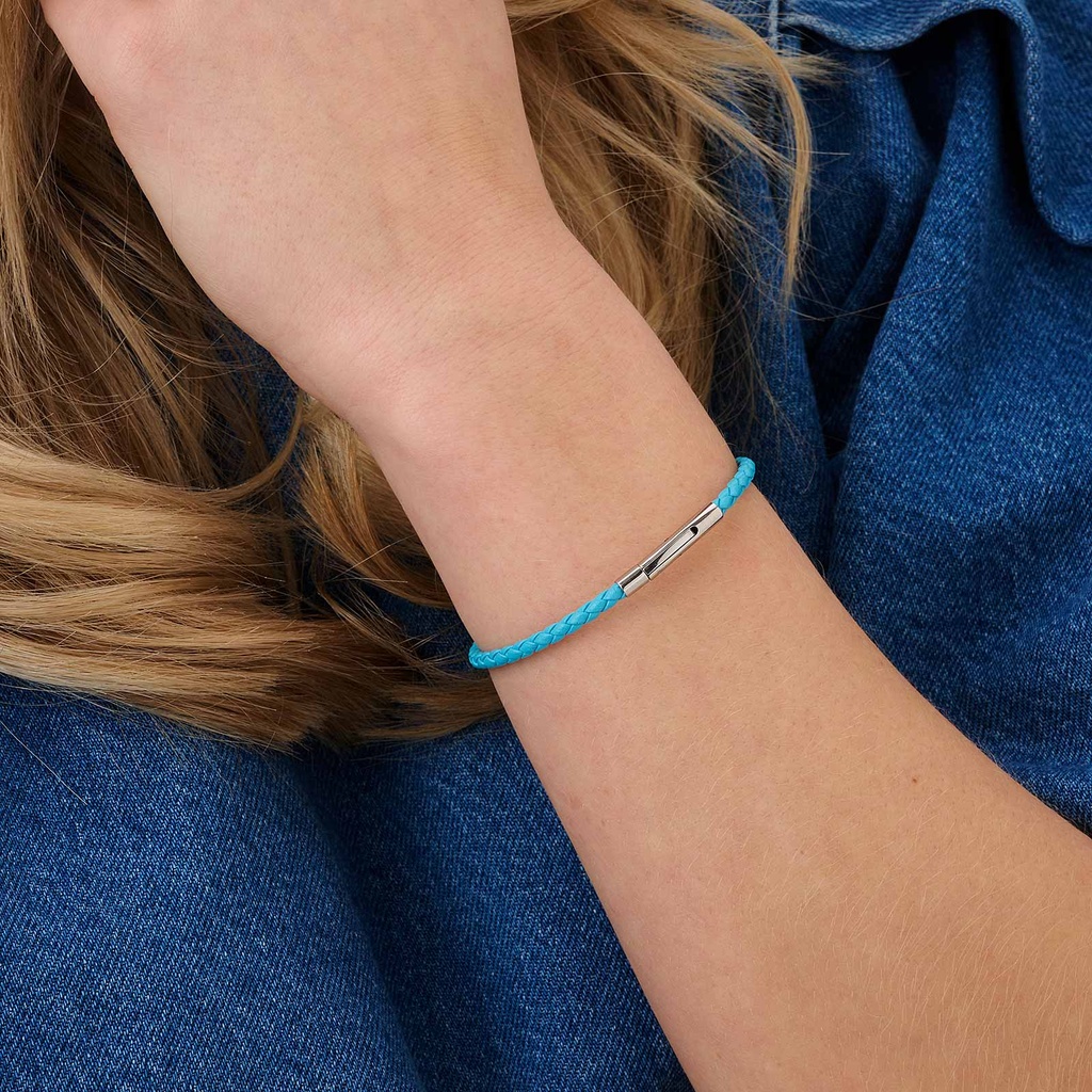 Ljusblått läderarmband med stålspänne, 19cm
