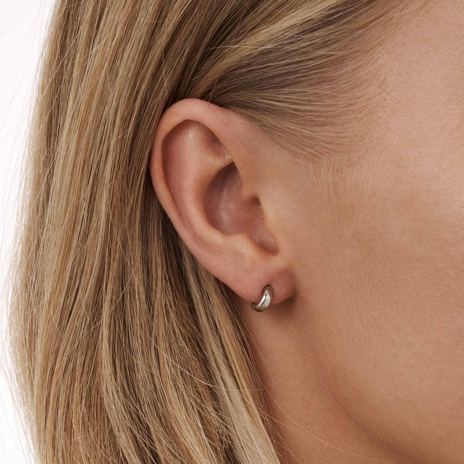 6 silverfärgade studs - olika motiv 3