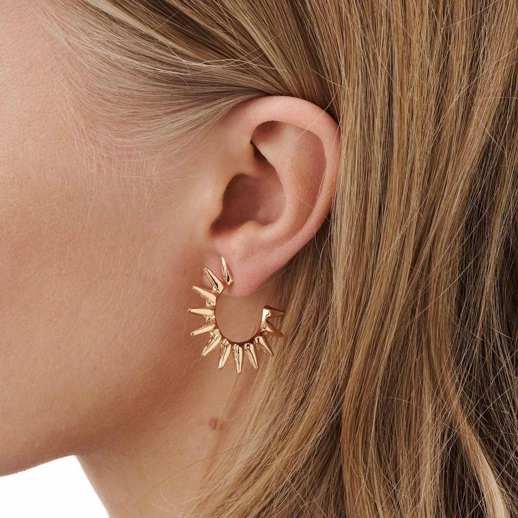 Guldfärgade örhängen - hoops, spikes, 30mm
